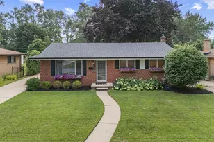 14928 Country Club Dr, Livonia, MI 48154 - Photo 3