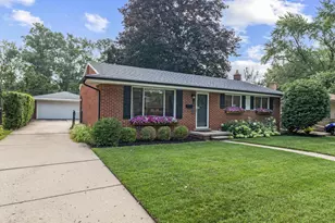 14928 Country Club Dr, Livonia, MI 48154 - Photo 5