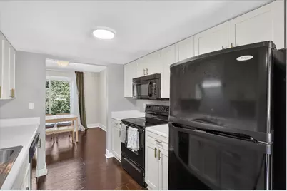 2437 Hampton Court SE, Grand Rapids, MI 49546 - Photo 13