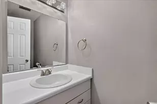 2437 Hampton Ct SE, Grand Rapids, MI 49546 - Photo 15
