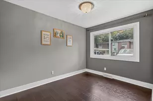 2437 Hampton Ct SE, Grand Rapids, MI 49546 - Photo 11