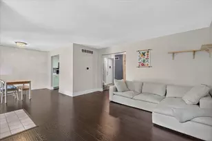 2437 Hampton Ct SE, Grand Rapids, MI 49546 - Photo 7