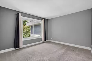 2437 Hampton Ct SE, Grand Rapids, MI 49546 - Photo 23