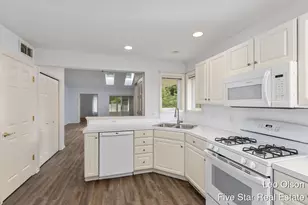 2220 Meadowglen Dr NE, Grand Rapids, MI 49505 - Photo 13
