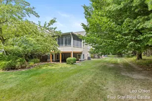 2220 Meadowglen Dr NE, Grand Rapids, MI 49505 - Photo 29