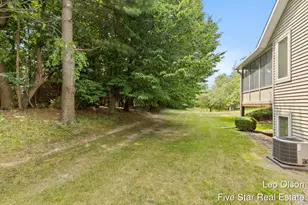 2220 Meadowglen Dr NE, Grand Rapids, MI 49505 - Photo 31
