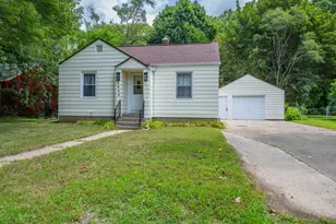 1643 Lyola Ct, Benton Harbor, MI 49022 - Photo 1