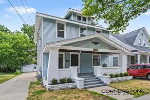 940 Chatham St NW, Grand Rapids, MI 49504 - Photo 1