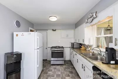 1147 Jennette Avenue NW, Grand Rapids, MI 49504 - Photo 11