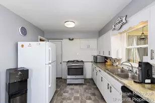 1147 Jennette Ave NW, Grand Rapids, MI 49504 - Photo 11