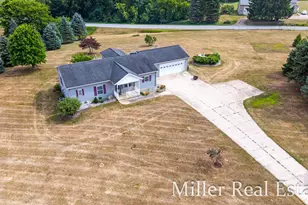 1028 Old Barn Rd, Freeport, MI 49325 - Photo 37