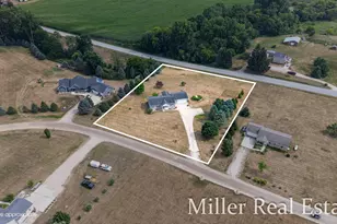 1028 Old Barn Rd, Freeport, MI 49325 - Photo 45