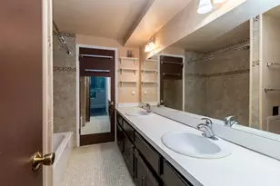 32143 W 12 Mile Rd, Farmington Hills, MI 48334 - Photo 23