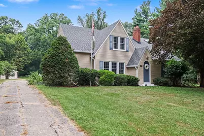 214 W Hamilton Lane, Battle Creek, MI 49015 - Photo 1