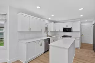 13500 Cambridge Ct, Plymouth, MI 48170 - Photo 21