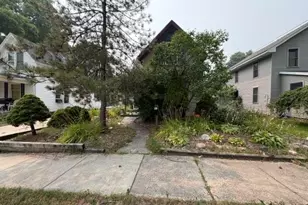 220 Prairie St, Charlotte, MI 48813 - Photo 3