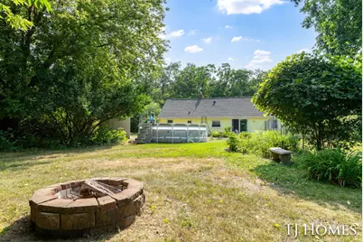 2215 Maguire Avenue NE, Grand Rapids, MI 49525 - Photo 35