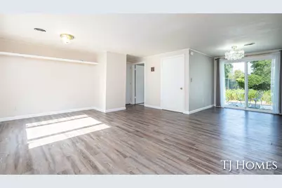 2215 Maguire Avenue NE, Grand Rapids, MI 49525 - Photo 9