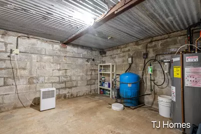 2215 Maguire Avenue NE, Grand Rapids, MI 49525 - Photo 27