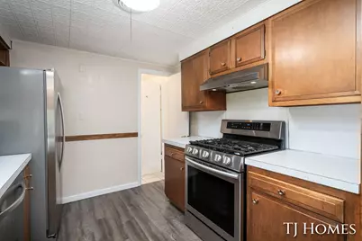 2215 Maguire Avenue NE, Grand Rapids, MI 49525 - Photo 13