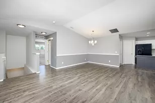 9621 Lakeside Dr, Ypsilanti, MI 48197 - Photo 7