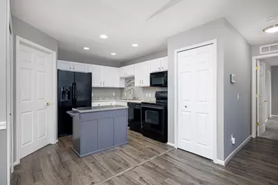 9621 Lakeside Drive, Ypsilanti, MI 48197 - Photo 11
