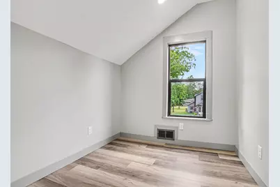 216 W Cushman Street, Three Rivers, MI 49093 - Photo 17