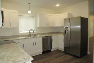 22 N Wabash Ave, Battle Creek, MI 49017 - Photo 17