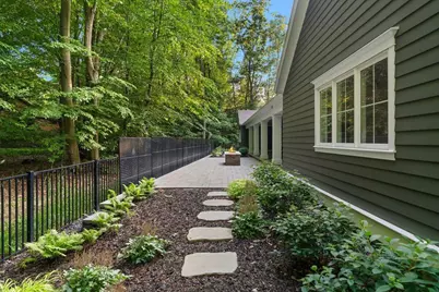 317 N Lakeshore Drive, Holland, MI 49424 - Photo 9