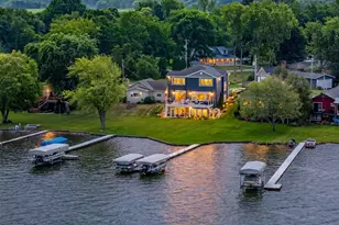 7705 S Indian Lake Dr, Vicksburg, MI 49097 - Photo 1