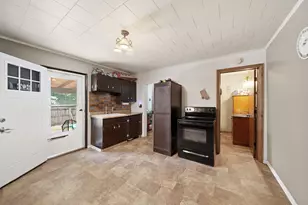 414 Division St, Adrian, MI 49221 - Photo 13