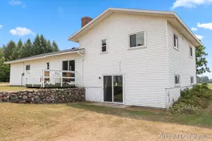 2637 17 Mile Rd, Kent City, MI 49330 - Photo 29