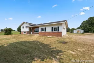 2637 17 Mile Rd, Kent City, MI 49330 - Photo 3