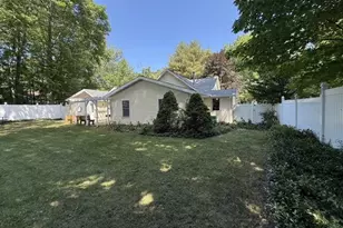105 W Johannah St, Whitehall, MI 49461 - Photo 3