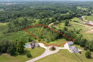 2728 Carric Ct, Jackson, MI 49201 - Photo 1
