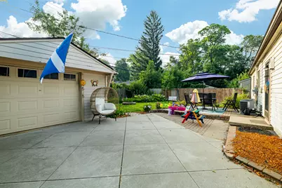 1036 N Maple Road, Ann Arbor, MI 48103 - Photo 3