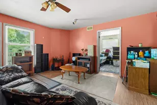 136 Charleston Ave, Battle Creek, MI 49037 - Photo 11