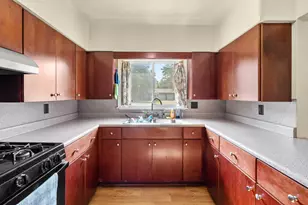 136 Charleston Ave, Battle Creek, MI 49037 - Photo 9
