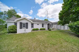 4959 Deleon Dr, Tecumseh, MI 49286 - Photo 1