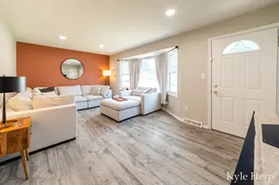1038 Ferris St NW, Grand Rapids, MI 49544 - Photo 7