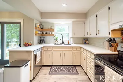 1038 Ferris Street NW, Grand Rapids, MI 49544 - Photo 13