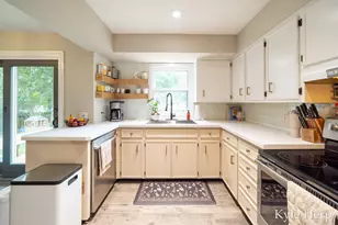 1038 Ferris St NW, Grand Rapids, MI 49544 - Photo 13