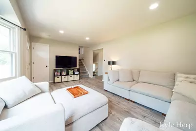 1038 Ferris Street NW, Grand Rapids, MI 49544 - Photo 11