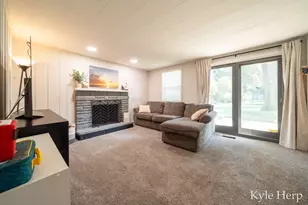 1038 Ferris St NW, Grand Rapids, MI 49544 - Photo 21