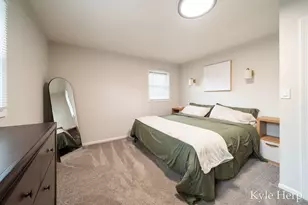 1038 Ferris St NW, Grand Rapids, MI 49544 - Photo 27