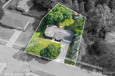 1038 Ferris Street NW, Grand Rapids, MI 49544 - Photo 5