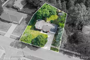 1038 Ferris St NW, Grand Rapids, MI 49544 - Photo 5