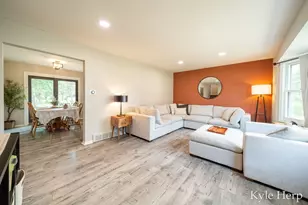 1038 Ferris St NW, Grand Rapids, MI 49544 - Photo 9
