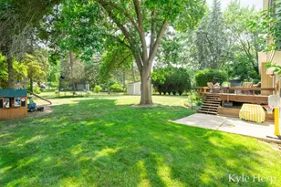 1038 Ferris St NW, Grand Rapids, MI 49544 - Photo 45