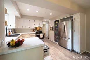 1038 Ferris St NW, Grand Rapids, MI 49544 - Photo 15